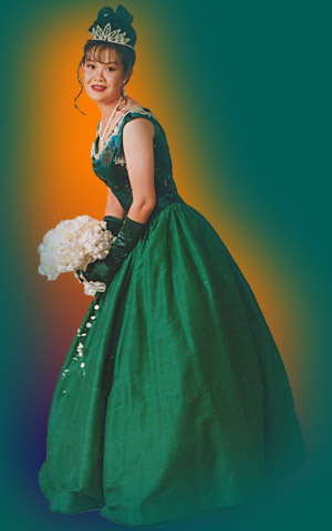 Duyendress1.jpg (36717 bytes)